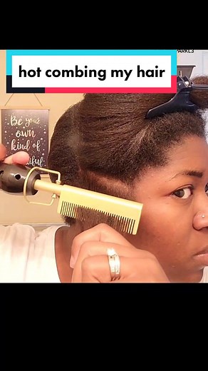 USING A STRAIGHTENING COMB (HOT COMB) ON MY HAIR 🌟 #transitioninghair #transitioningtonatural #hotcomb #straighteningcomb #naturalhair #4chair