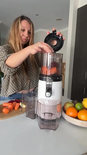 Too much chopping, too noisy, and way too much cleaning for one glass...