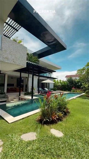 Massive Family Villa Near Canggu