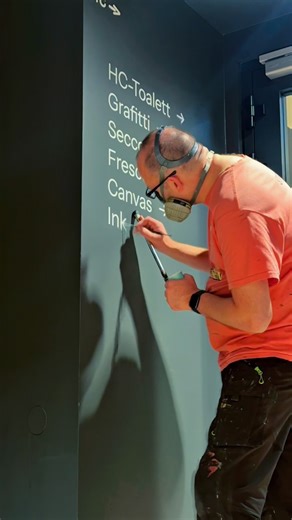 Wayfinding for @clarionoslo #alwayshandpaint #signpainter #skiltmaling #clarionoslo | Skiltmaler Gundersen