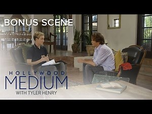 Tyler Henry Connects to Anna Nicole Smith's Son | Hollywood Medium with Tyler Henry | E!