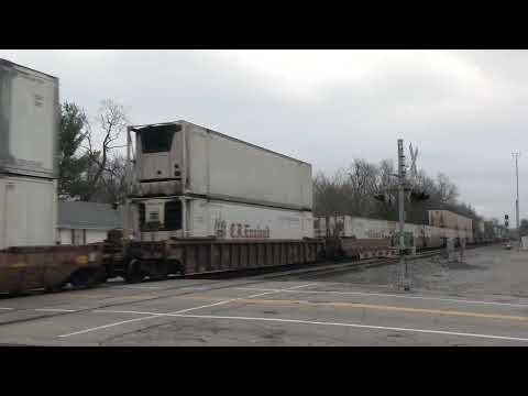 NORFOLK SOUTHERN GE AC44C6M Northbound Intermodal Container Train