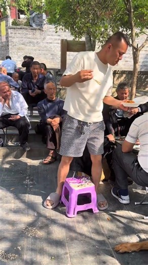 Where are my chicken legs? Watch it over and over again and laugh. 🎮 P128