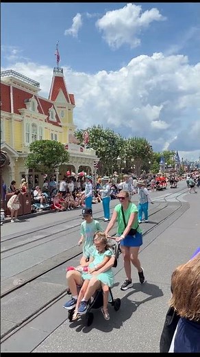 Right Down Main St. USA With Disney's Dapper Dans at Magic Kingdom!