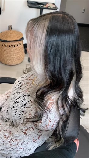 Black & blonde block coloring 🖤 #blockcolor #blockcoloring #blockcoloringhair #blackblondehair #brownblondehair #highcontrasthair ##hairtok##haircolor##2024haircolor##2024hair##charlottehair