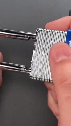 TERRIBLE Master Lock Laminated Combination Lock (Model 179LH)