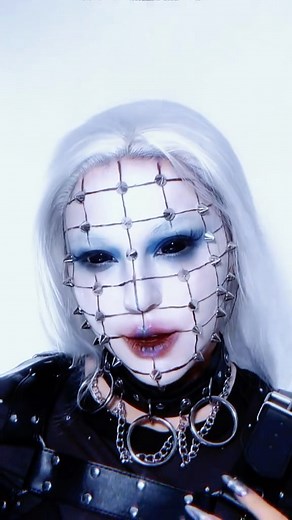 Natasha Jane Wood on Instagram: "Mrs.PinHead? 👀⛓️ I tried to do less gore more glam for this icon 😭 • PRODUCTS: @mehronmakeup clown white cream paint @rcmamakeup no colour powder @glisten_cosmetics wet liner in Jasper @beautybaycom midnight palette @kvdbeauty tattoo liner in black and lip liner in Vampira & Chestnut Rose @ofracosmetics highlight in space baby - - - #pinhead #hellraiser #creativemakeup #halloweenmakeup"