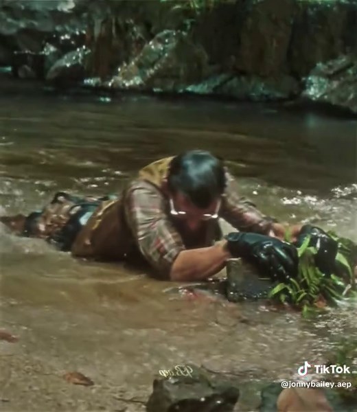 Jonathan Bailey's Creepy Water Crawl Scene Explained