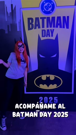 ✧˚‧꒰ა élie usagi cosplay. ໒꒱ ‧ﾟ✧ on Instagram: "Improvisé mi cosplay de Bárbara Gordon, ¿Será que pronto se arma el de Batgirl? 👀 #batmanday #batmanday2025 #gamingfestbyliverpool"