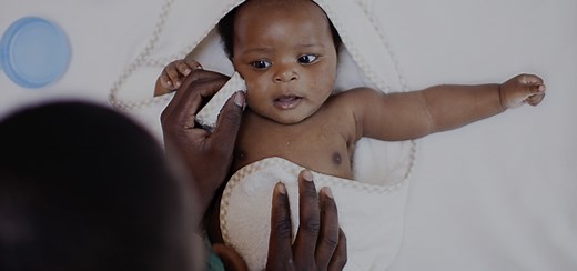 Talcum Powder and Safety | JOHNSON’S® Baby UK