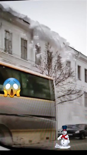 Hilarious Winter Fails: Snowy Crashes and Comedy