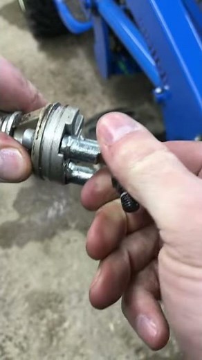 LS MT122 tractor loader joystick problem.... READ DESCRIPTION.