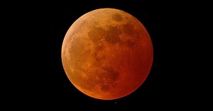 peak times: how to watch and photograph tonight's longest 'blood moon' eclipse of the century