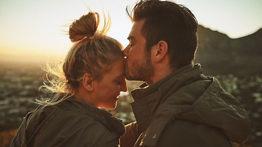 Comment distinguer l'amour du sentiment amoureux ? Notre experte répond ! - Psychologies.com