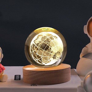 [Hot Item] Decor Gift Engraving Lamp Glass USB Planet Crystal Ball with Wood Base