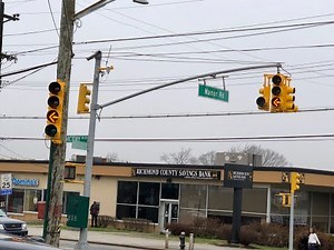 How to navigate flashing yellow left turn signals
