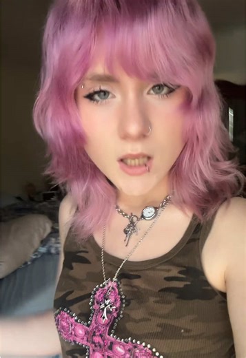 Nico Nico nii Hehehehehahahqhqqhhhhhhqhqhqh :333c >.