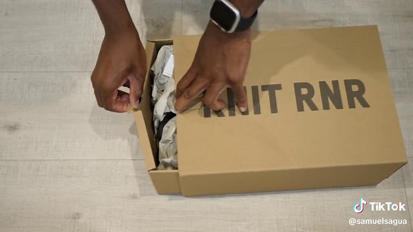 Adidas Yeezy Knit RNR 'Fade Onyx' IE1663 Review & On Feet (2023)