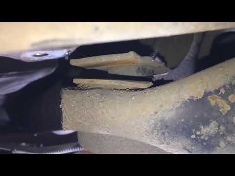 Laguna 2 changement silenbloc ARRIÈRE G