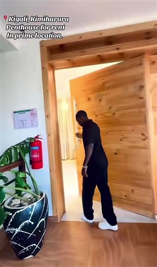 Stylish penthouse for rent in Kimihurura – $150/ per day Features a jacuzzi, panoramic city views, and artistic interior design. Ideal for those seeking comfort and creativity in a prime location.