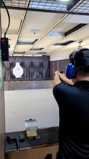 Glock 19 Gen 5 Gunshot Sound in Indoor Range