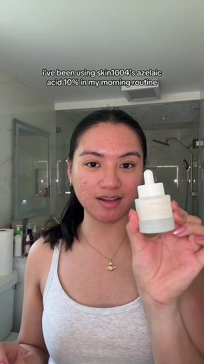 Azelaic Acid 10% for Oily Acne-Prone Skin — SKIN1004 Review