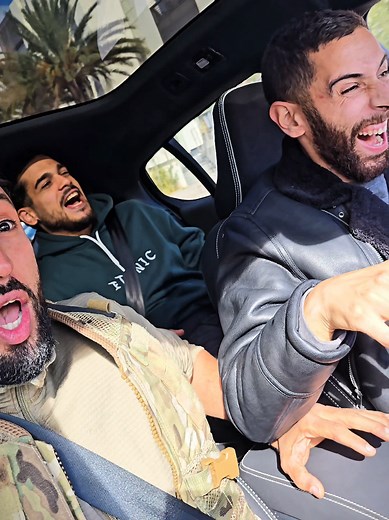 اول مرة لفولترون يركبوا في سيارة كهربايئة بقوة 427 حصان و هكا كانت التجربة #automobile #cars #culture #testdrive #voitures