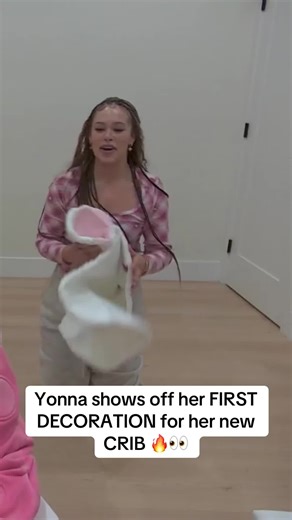 W hello kitty fr #yonna #fyp #viral #clipfarm