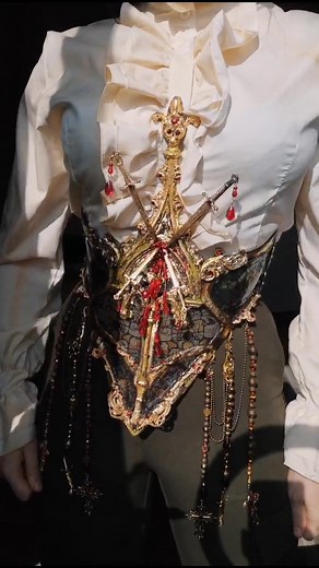 Unique Handmade Stained Glass Waspie - Sit Comfortably!