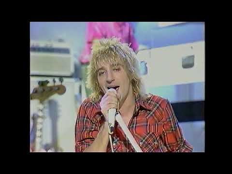 ROD STEWART - "Maggie May" & Sketch (Kenny Everett Show 1st Jan 1979)