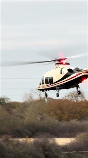 G-OATL lifting off from Elstree ✈️🚁