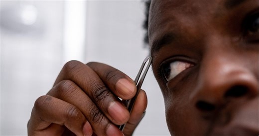 Eyelash trimming: Why experts are calling out this dangerous men’s grooming trend