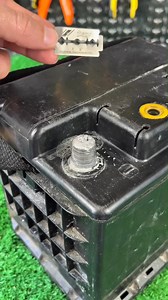 1.2M views · 2.9K reactions | The function of a Gillette razor in a battery  - useful tips #diy #tips #ideas #solutions | I am Barone | Facebook