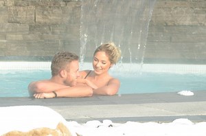 25 Romantic Resort Getaways During Winter in Ontario (With Special Deals)