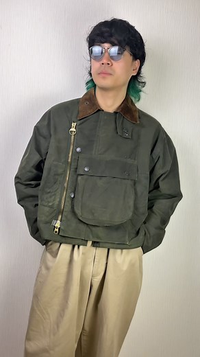GEN on Instagram: "【Sold out】【Reconstructed Oiled Jacket】Inspired by the Swedish Army Motorcycle Jacket . . . イギリス製のヴィンテージオイルドジャケットを 再構築し、ユーロミリタリーの人気アイテム スウェーデン軍モーターサイクルジャケットを サンプリング。 洗ってオイル抜きし、ノンワックス使用で ベタベタしていません。 個体が少なく希少な モーターサイクルジャケットを表現し、 オイルドジャケット特有の コーデュロイ襟やチンストラップの ディテールはそのまま残しました。 . . . @resamp_japan ↑ こちらのアカウントのフォロワー様のみ DMいただければ、商品の詳細を送ります。 . まずは、 @resamp_japanのフォローを お願いいたしますm(_ _)m . . . Reconstructed from a vintage British oilcloth jacket, sampled from the popular Euro military item