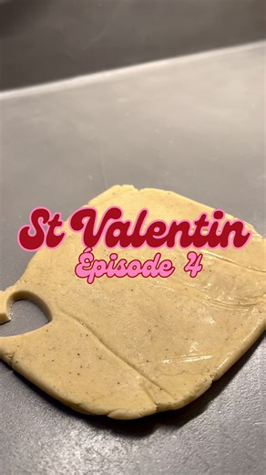 En ce moment je travaille sur les sablés de la Saint-Valentin 🤍 Aujourd’hui : préparation, découpes et premiers tests. Vous aimez ce genre de formats ? Je prends tous vos retours 🍪 #sablés #faitmain #artisanat #vlogatelier #saintvalentin