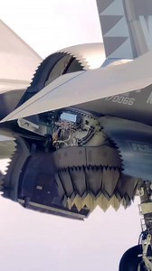 142K views · 677 reactions | Quan sát cận cảnh động cơ Pratt & Whitney F135 của máy bay chiến đấu F-35B hiện đại như thế nào! | Khoa học và công nghệ | Facebook