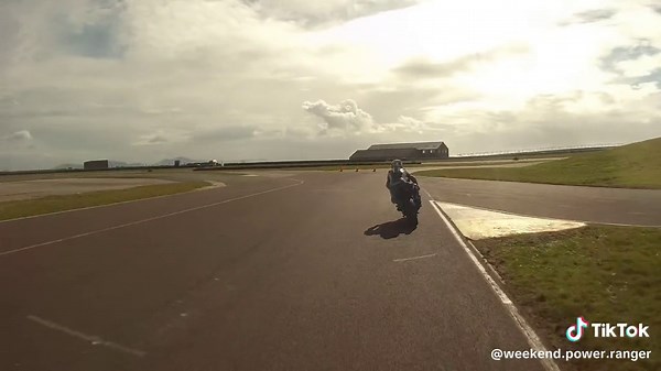 Having the best time. Never ridden #angelsey before #tracmon loved it! Had new brakes and a new ECU flashed so re-learning my bike. It rides quite differently now but i love it. #gsxr #gsxr750 #fastwomen #fafb #trackdays #nolimits #biker #womenonmotorcycles #adrenaline #trackaddict #fundays #hobby #girlswhoride