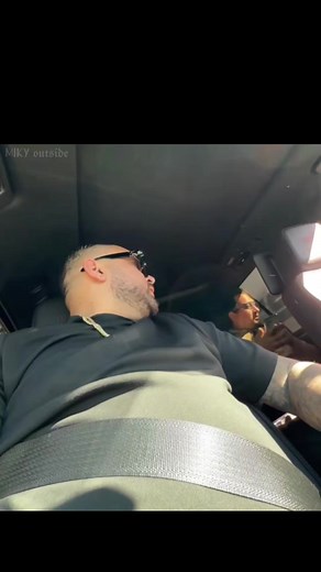Gusgri Detenido por Policías en Autopista Tecate - Tijuana