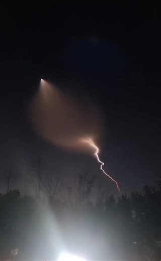 بەرەو ئیسرائیل کەوتە ڕێ ئەمە دیمەنی مووشەکێکی ئێرانییە کە ئێوارەی ئەمڕۆ بەرەو ئیسرائیل ئاڕاستەکرا | Diplomatic stream