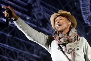 Pharrell cries over 'Happy' with Oprah