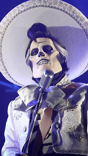 Ernesto de la Cruz Roasts Hector (Again) #disneyland #disney #viral #disneyparks #disneyvillains #savage #disneylandhalloween #fyp #disneylandcalifornia #ernesto #ernestodelacruz #disneyscaliforniaadventure #oogieboogiebash #pixar #coco #hector #miguel #disneyresort #disneylandpark #disneyfun #funnyreel #disneycharacter #disneycoco #disneyc | Fantasy Travelers