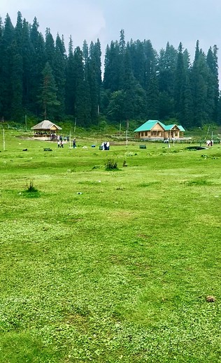 Mere dil ki hai awaaz ki bichra #Gulmarg #kashmir #rainyseson | Pogal Paristan Explorer