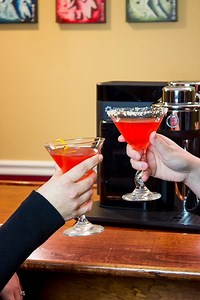 Cosmopolitan with Lime Sugar Rim | Fun (and easy) cocktail garnish