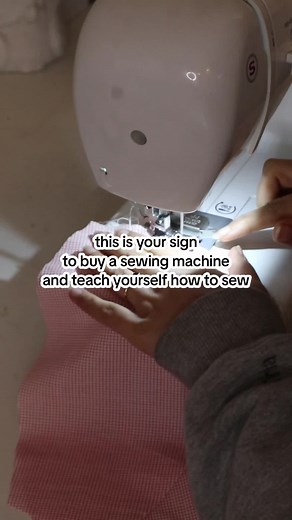 I 🫶sewing #sewing #beginnersewing #selftaughtsewist