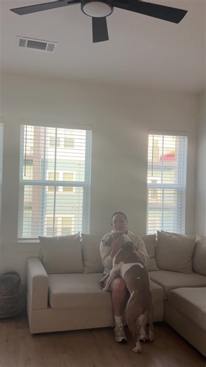 Day 2 of my Summer Glow Up Series ✨ Waking up every morning, getting my collagen from @OfficialBGV and my creatine in and moving my body Today I decided to go for a mile run/walk. Every step counts🤍 #summerglowup #milerun #collagenpowder #grwm