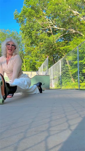 Margarita on Instagram: "Maxwell’s Urban Hang Suite, his first album, was also his best IMHO The first time heard this song when the album was released, I knew it would be a staple in my music library. Then he came to perform it in Boston about a month after the events of 9/11. It was such a scary time (remember the anthrax aftermath?!) and I was the night before I was getting ready to board a plane and move to a little island in the Caribbean with no real plan in an upside down world. I could h