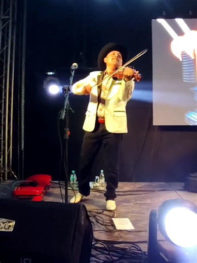 Exploring the Huastecos Dance Tradition