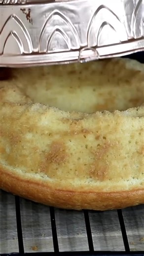 Easy fluffy yogurty yogurt cake😜 https://www.preciouscore.com/best-yogurt-cake/?utm_source=facebook&utm_medium=social&utm_campaign=preciouscore&utm_content=videos | Precious Core