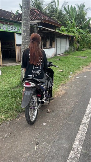 Modifikasi Keren MX King Warna Putih: Gaya dan Performance